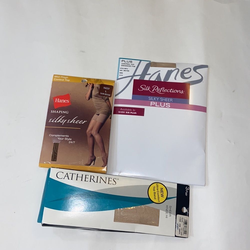 Lot Hanes Catherines Sheer Knee Hi High Docks 3 Pack  Size C/D/E